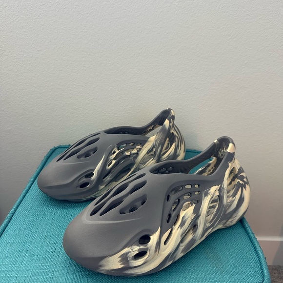 yeezy foam runner mxt